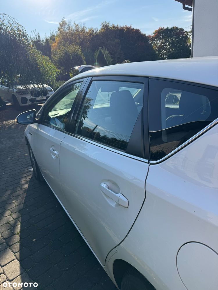 Toyota Auris 2014 photo 5