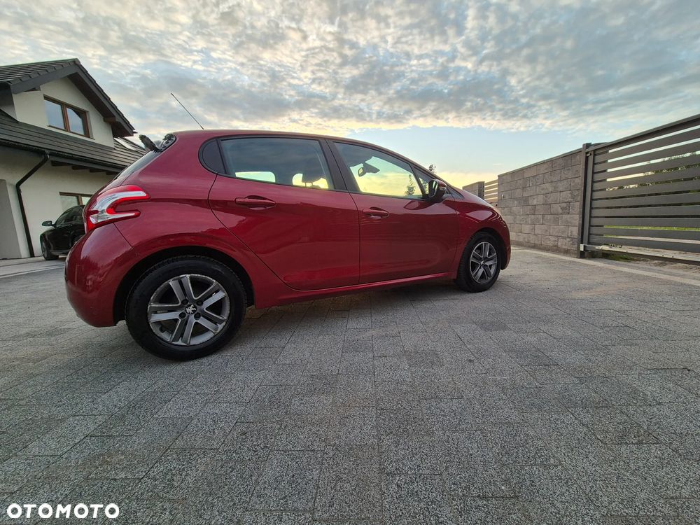 Peugeot 208 PureTech 82 Allure - 12