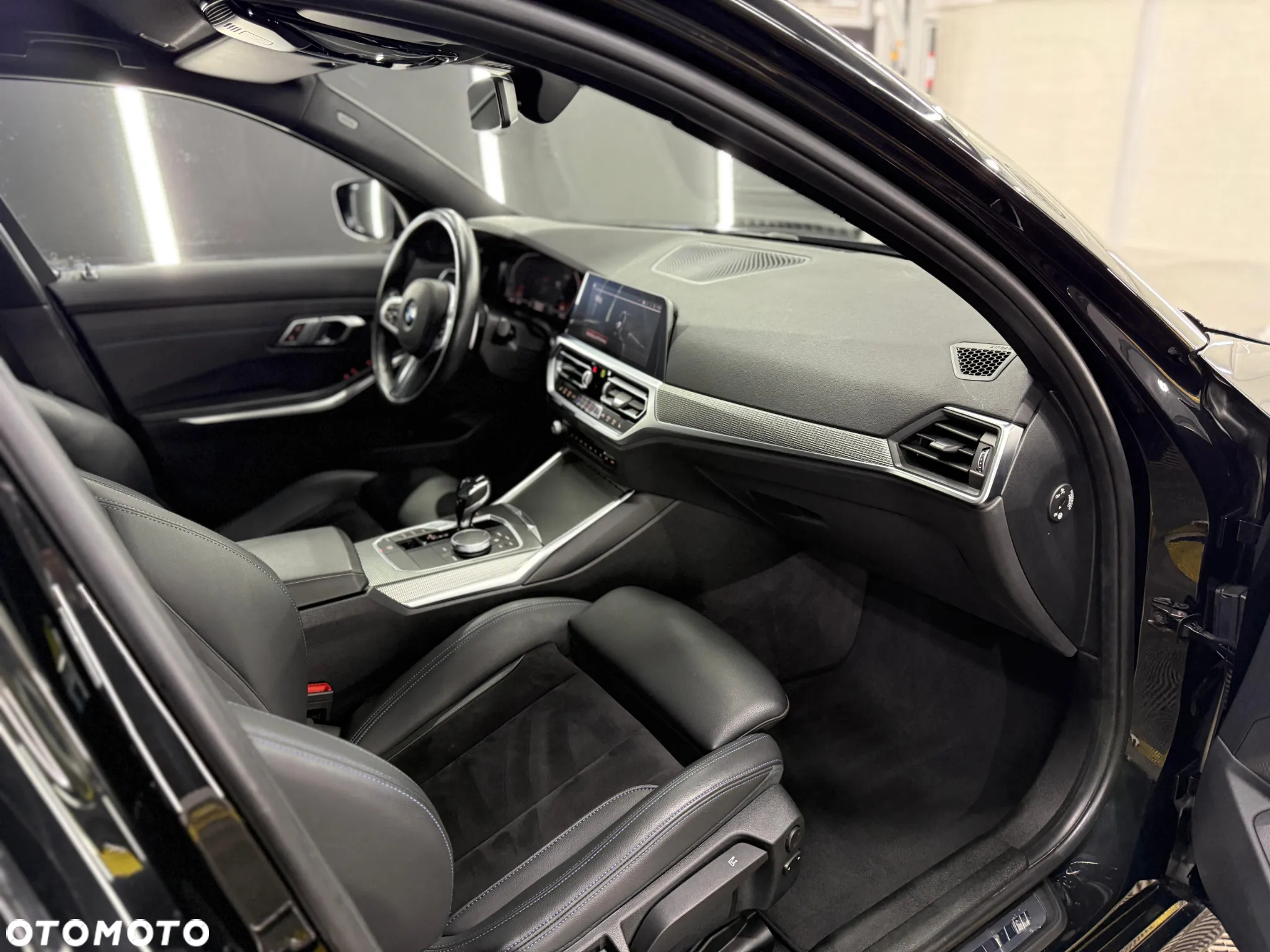 BMW Seria 3 320d M Sport - 6