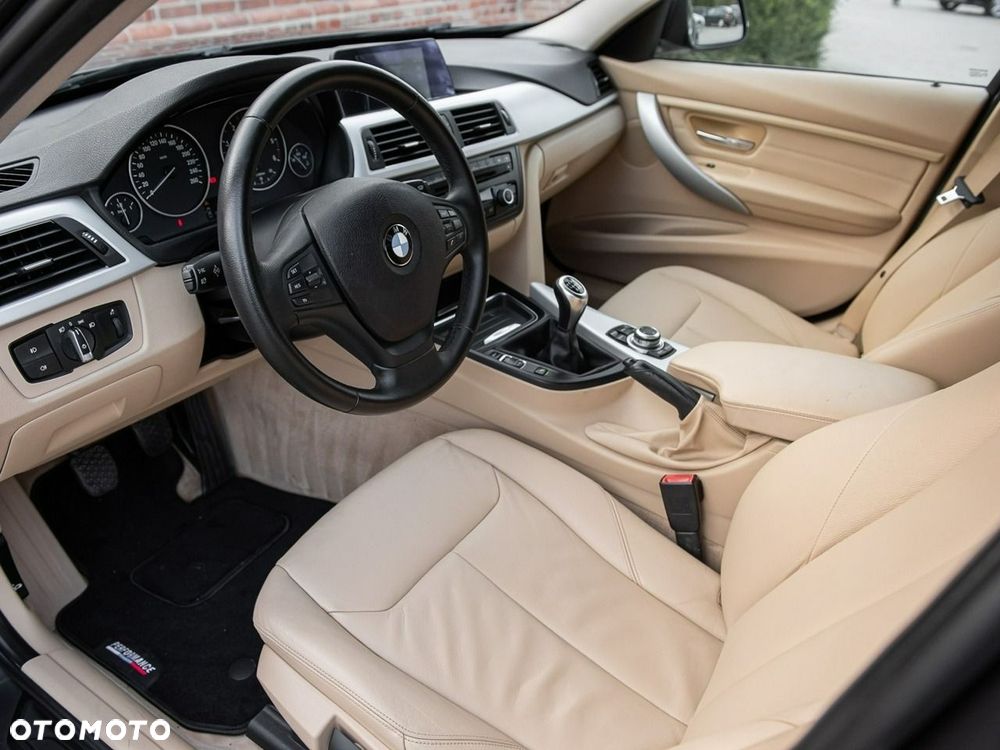 BMW Seria 3 320d Sport Line - 7