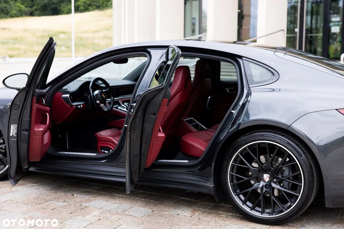 Porsche Panamera 4S - 35