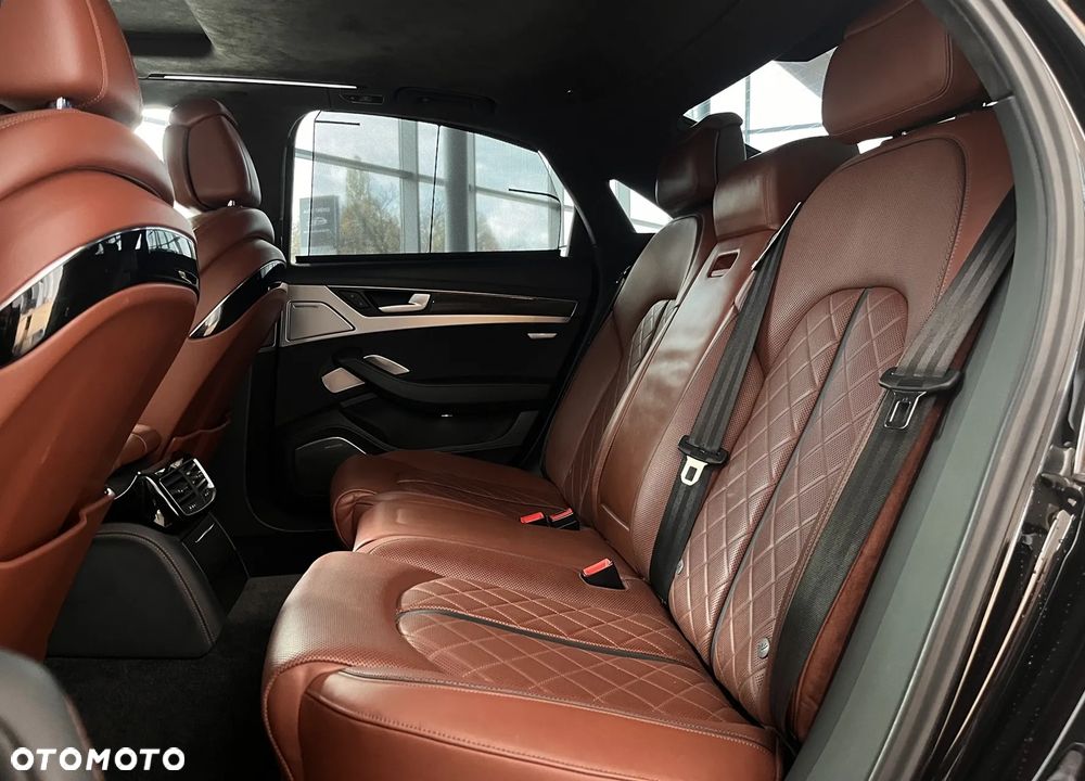 Audi S8 - 26