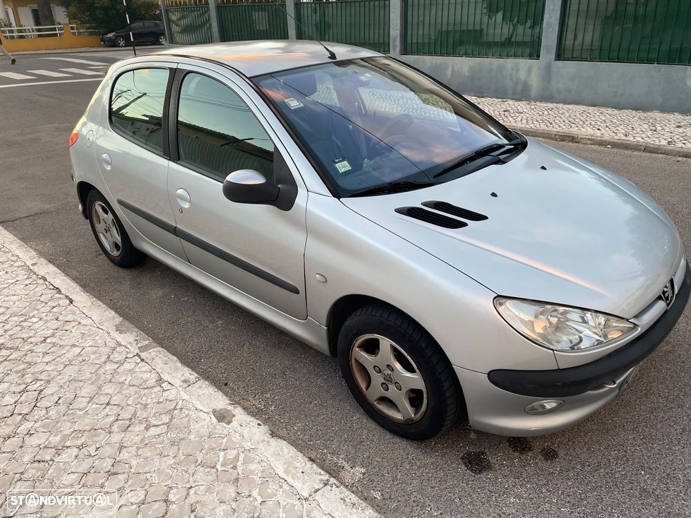Peugeot 206 - 1