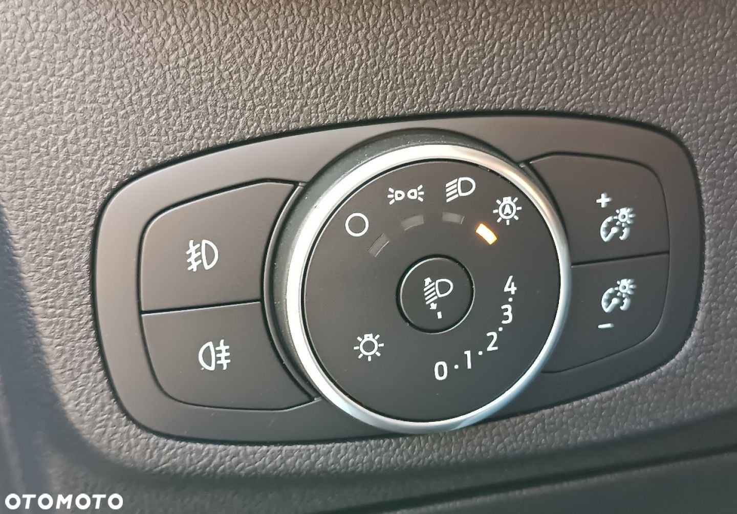 Ford Focus - 32