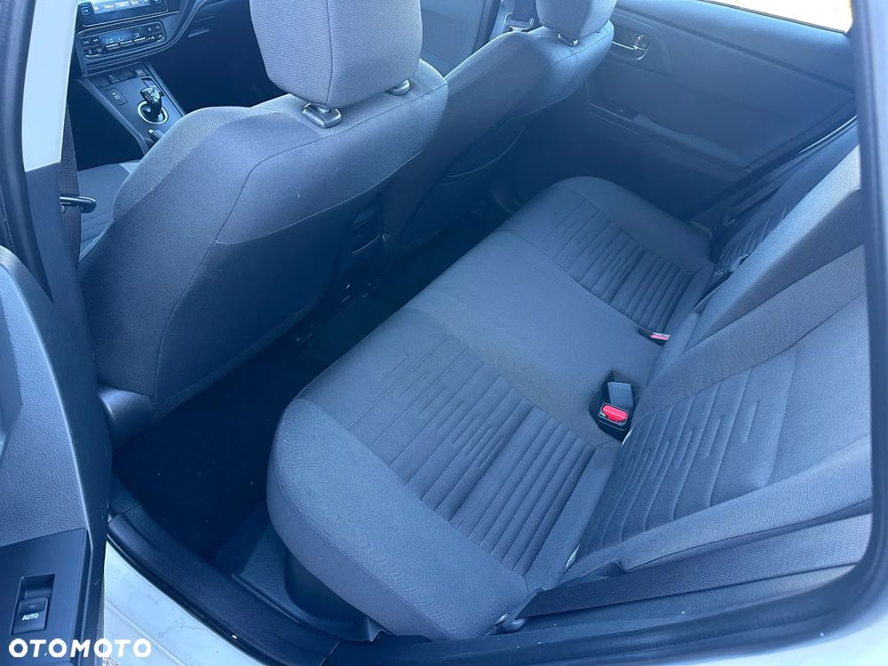 Toyota Auris - 13