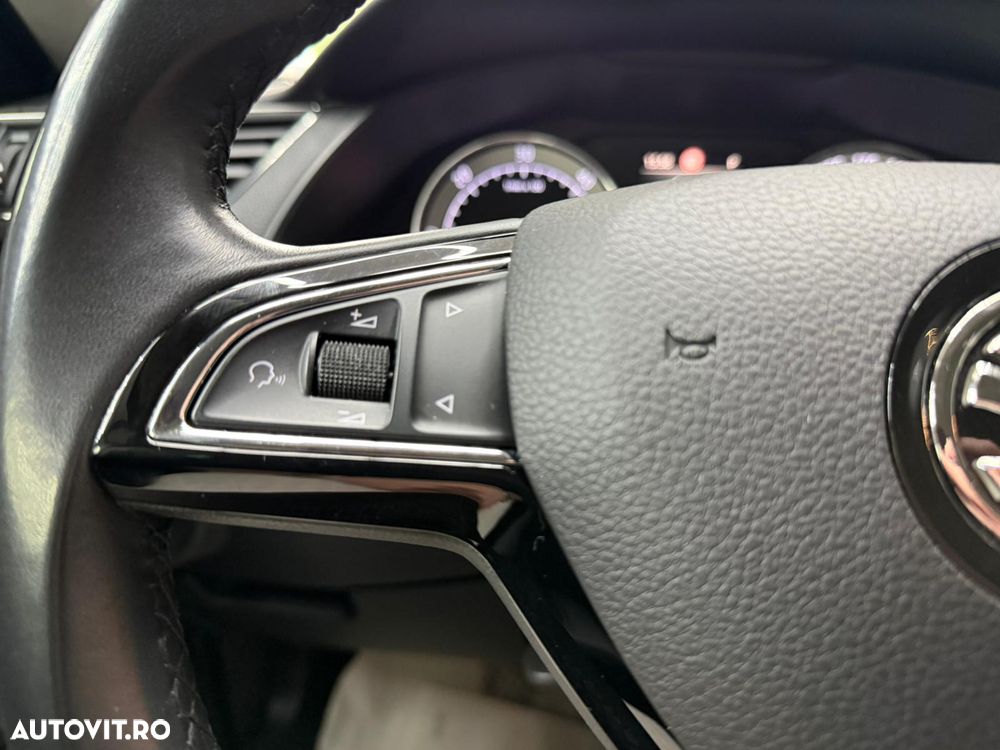 Skoda Superb 2.0 TDI DSG Ambition - 15