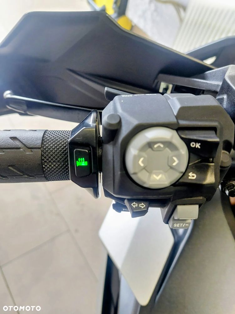 Suzuki GSX 1000 - 10
