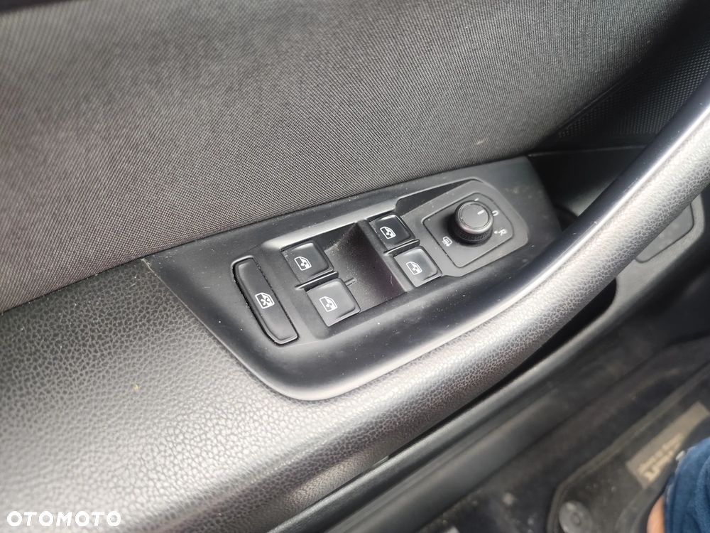 Volkswagen Passat Variant 2.0 TDI SCR Comfortline - 19