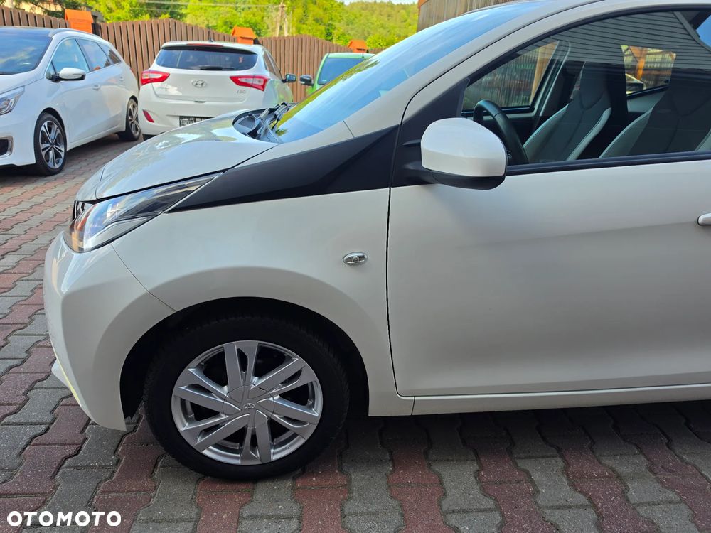 Toyota Aygo x-clusiv - 4