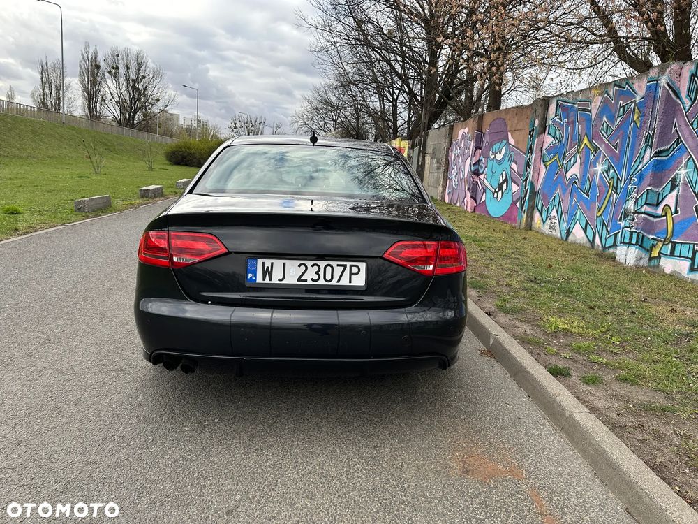 Audi A4 Limousine - 6
