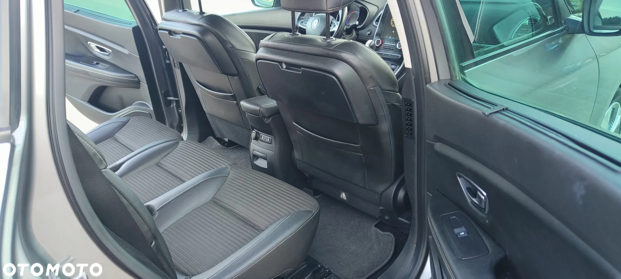 Renault Scenic 1.5 dCi Dynamique EDC - 28