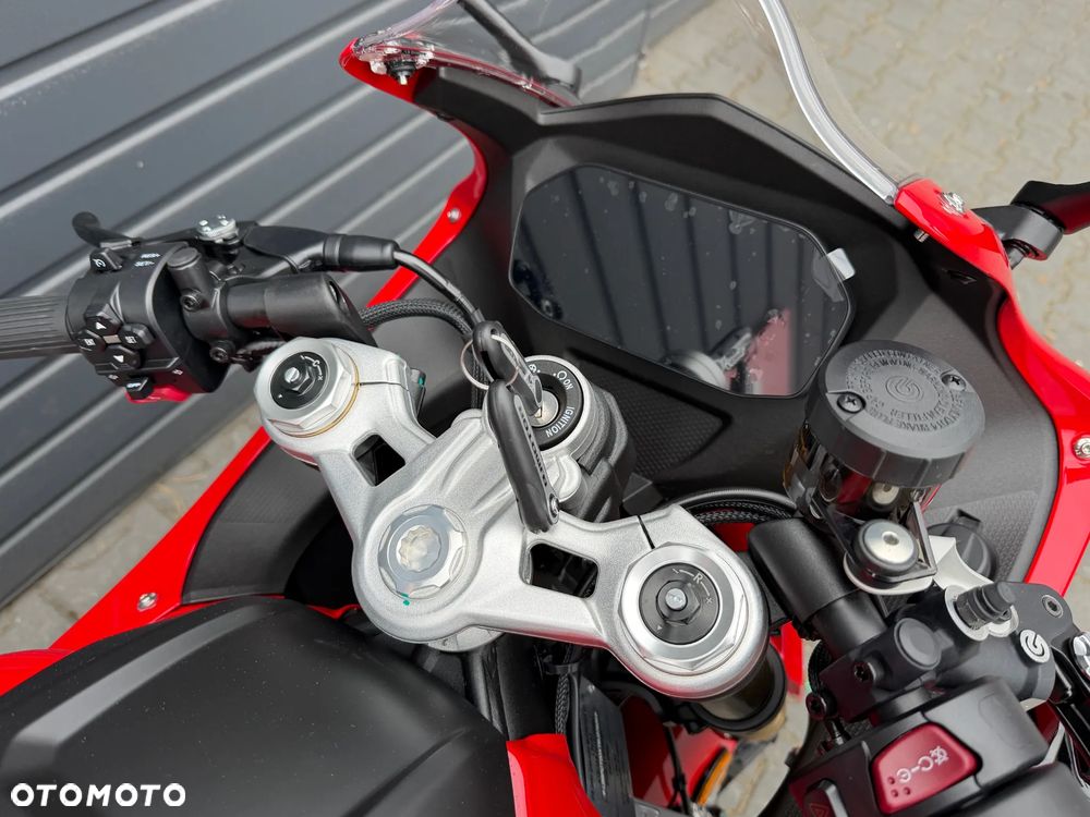 QJMOTOR SRK 800RR - 8