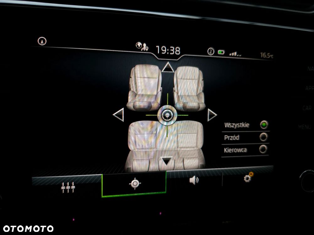 Skoda Superb 2.0 TDI SCR Ambition DSG - 30