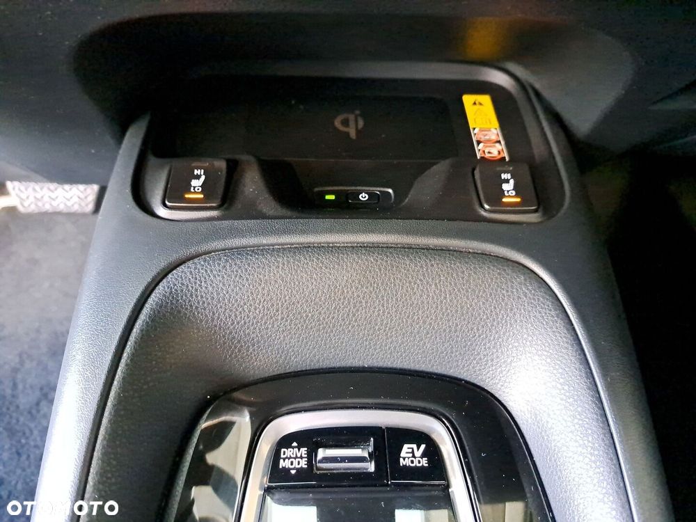 Toyota Corolla 1.8 Hybrid Comfort - 28