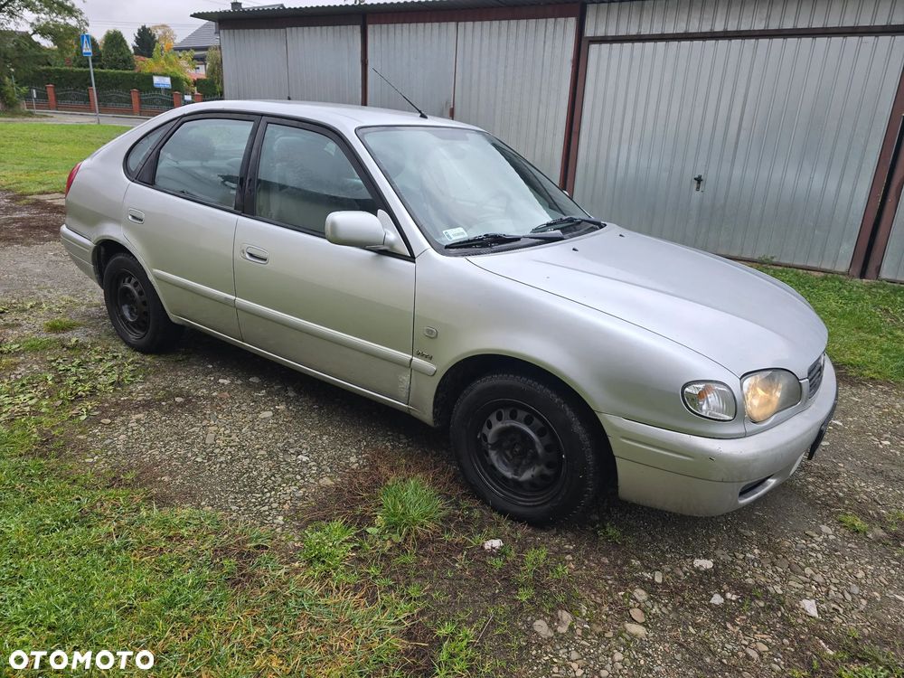 Toyota Corolla - 1