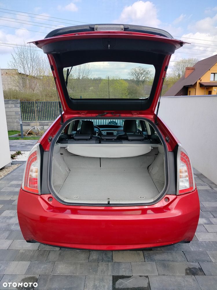 Toyota Prius 1.8 HSD Prestige - 9