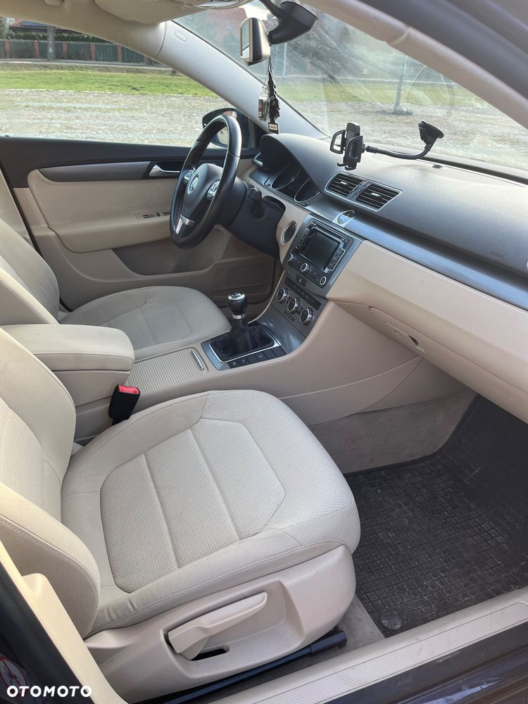 Volkswagen Passat 1.6 TDI Comfortline - 13
