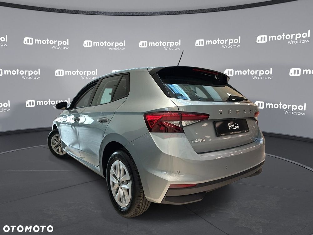 Skoda Fabia - 10