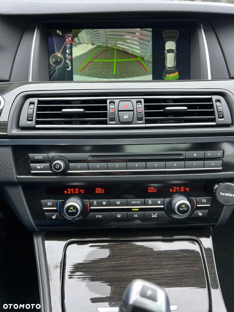 BMW Seria 5 525d Sport-Aut Luxury Line - 15