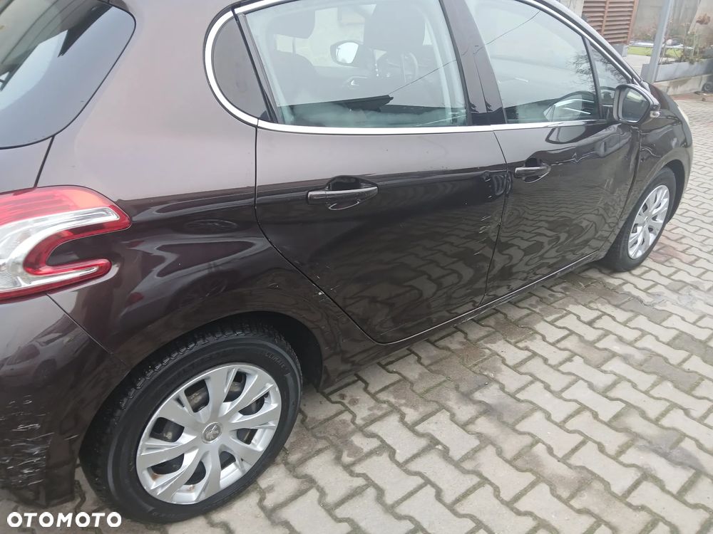 Peugeot 208 82 VTI Allure - 12