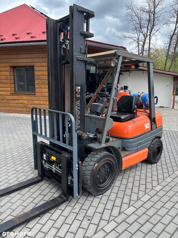 Toyota 6FGF30  I właściciel 3t Tony LPG 26 900 NETTO nowy przesuw+pozycjoner wideł - 4