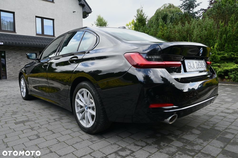 BMW Seria 3 320e Sport Line - 5