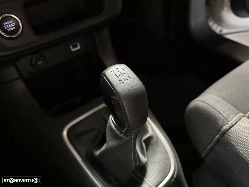 Citroën C3 1.2 PureTech Shine - 18