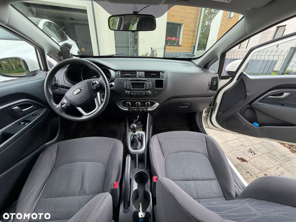 Kia Rio 1.2 L - 9