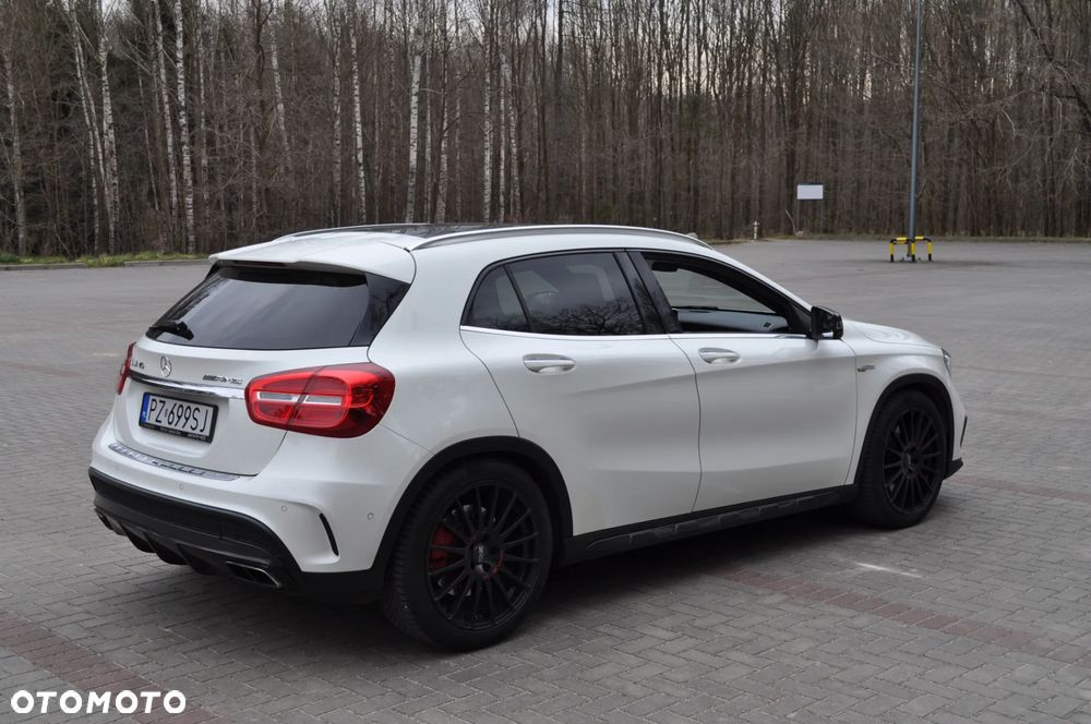 Mercedes-Benz GLA 45 AMG 4-Matic - 33