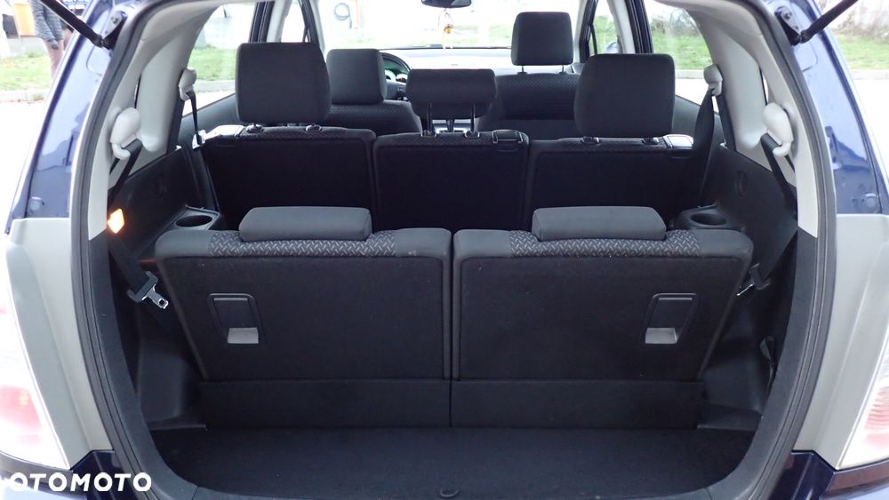 Toyota Corolla Verso 1.8 Executive - 28