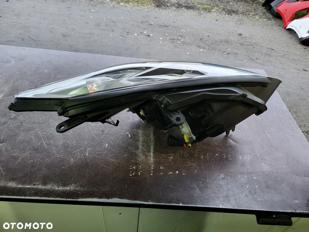 Nissan GTR xenon lewa przed lift - 2