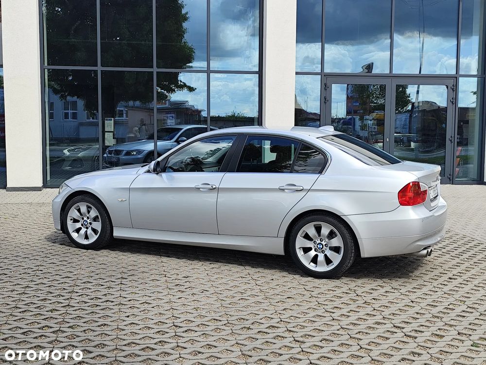 BMW Seria 3 325i xDrive Edition Exclusive - 12