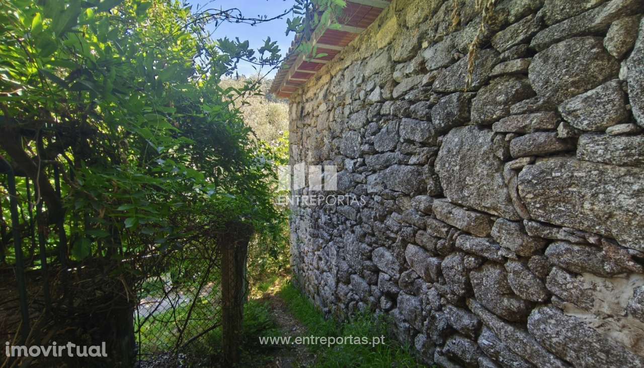 Venda de Moradia em pedra, Rio Cabrão, Arcos de Valdevez - Grande imagem: 4/28