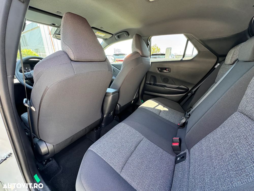 Toyota C-HR 2.0 HEV 180 CP 4x2 CVT Dynamic - 27
