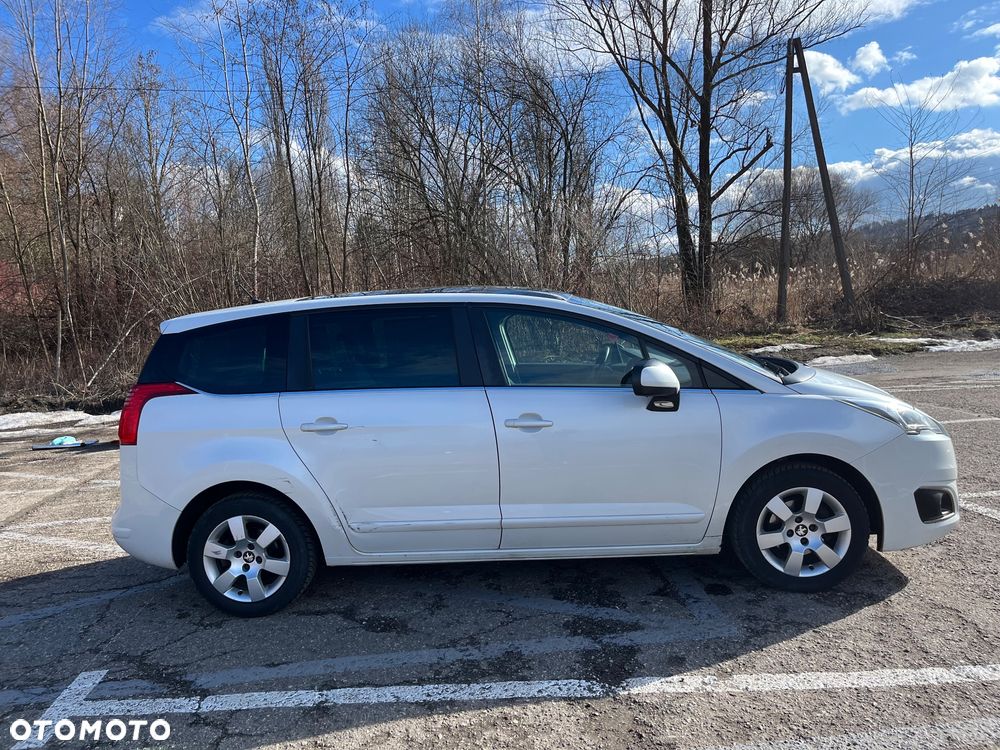 Peugeot 5008 1.6 HDi Style 7os - 8