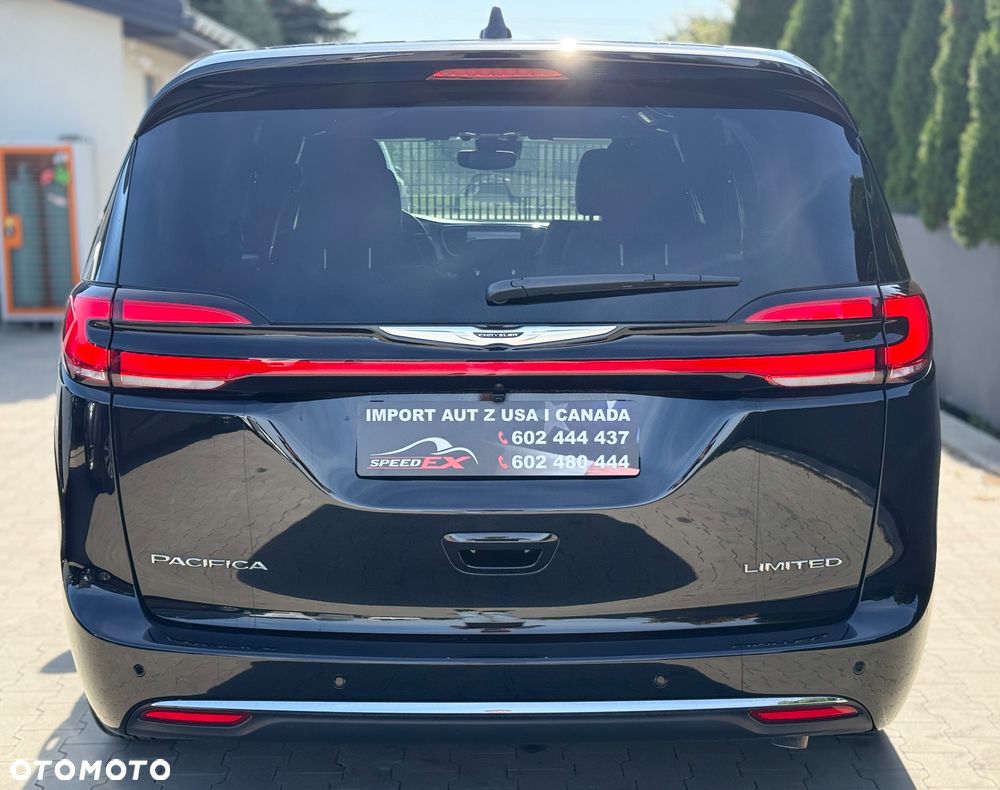 Chrysler Pacifica - 11