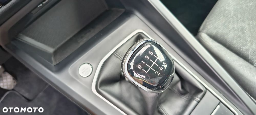 Volkswagen Golf 2.0 TDI Life - 30