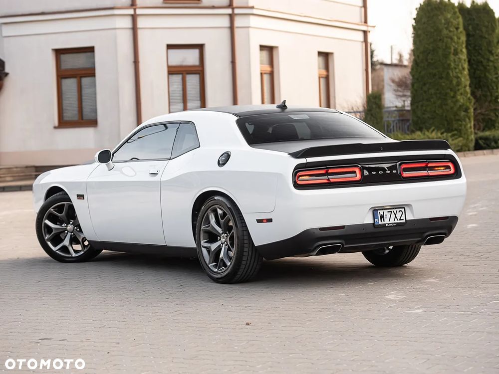 Dodge Challenger 5.7 R/T - 8