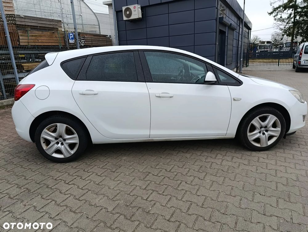 Opel Astra 1.4 Turbo Exklusiv - 18