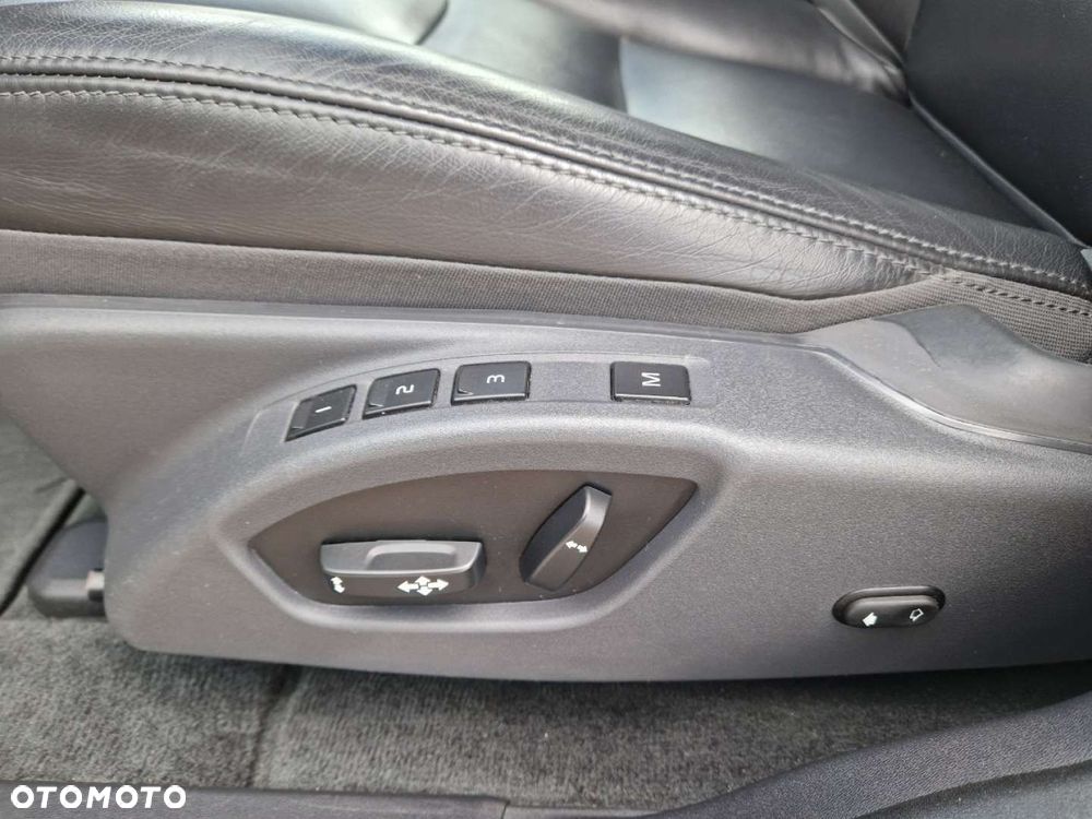 Volvo XC 60 D4 Momentum - 11