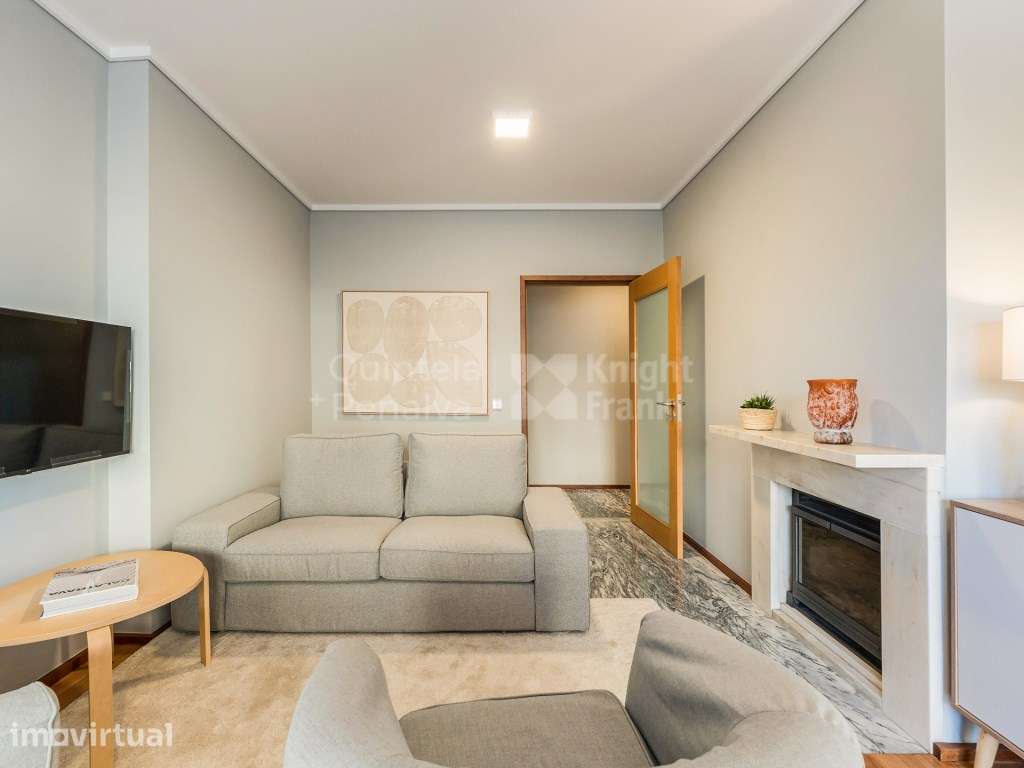 Apartamento T2 mobilado para arrendamento no Aviz, Porto - Grande imagem: 2/24