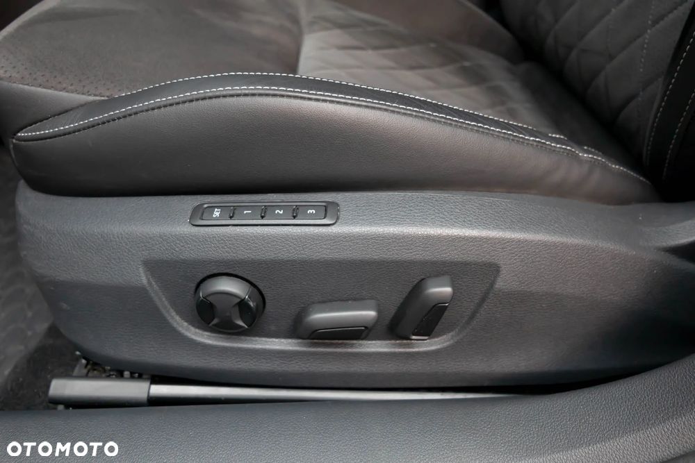 Skoda Superb 1.4 TSI Plug-In Hybrid Sportline DSG - 19