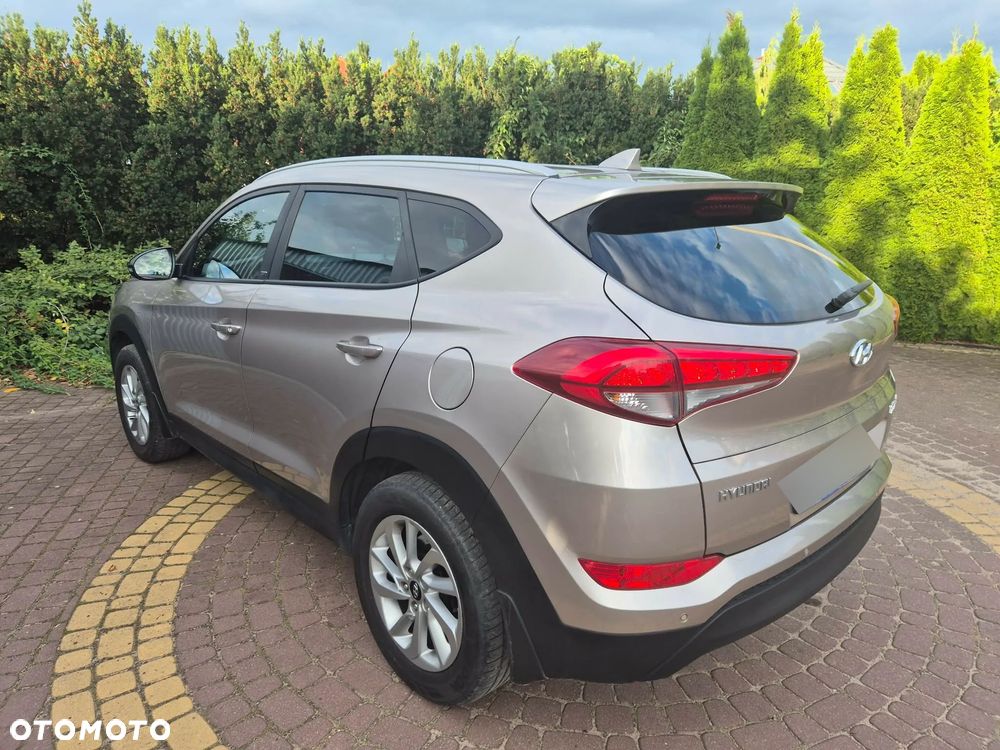 Hyundai Tucson 1.6 GDI BlueDrive GO 2WD - 16