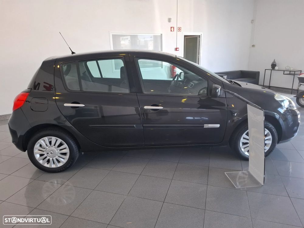 Renault Clio 1.5 dCi Dynamique S - 8