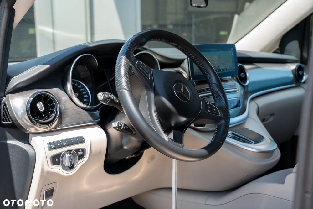 Mercedes-Benz Klasa V 300 d Exclusive 9G-Tronic (d³ugi) - 14