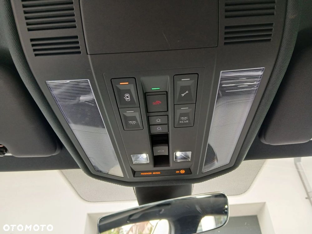 Volkswagen Touareg 3.0 V6 TDI 4Motion R-Line - 25