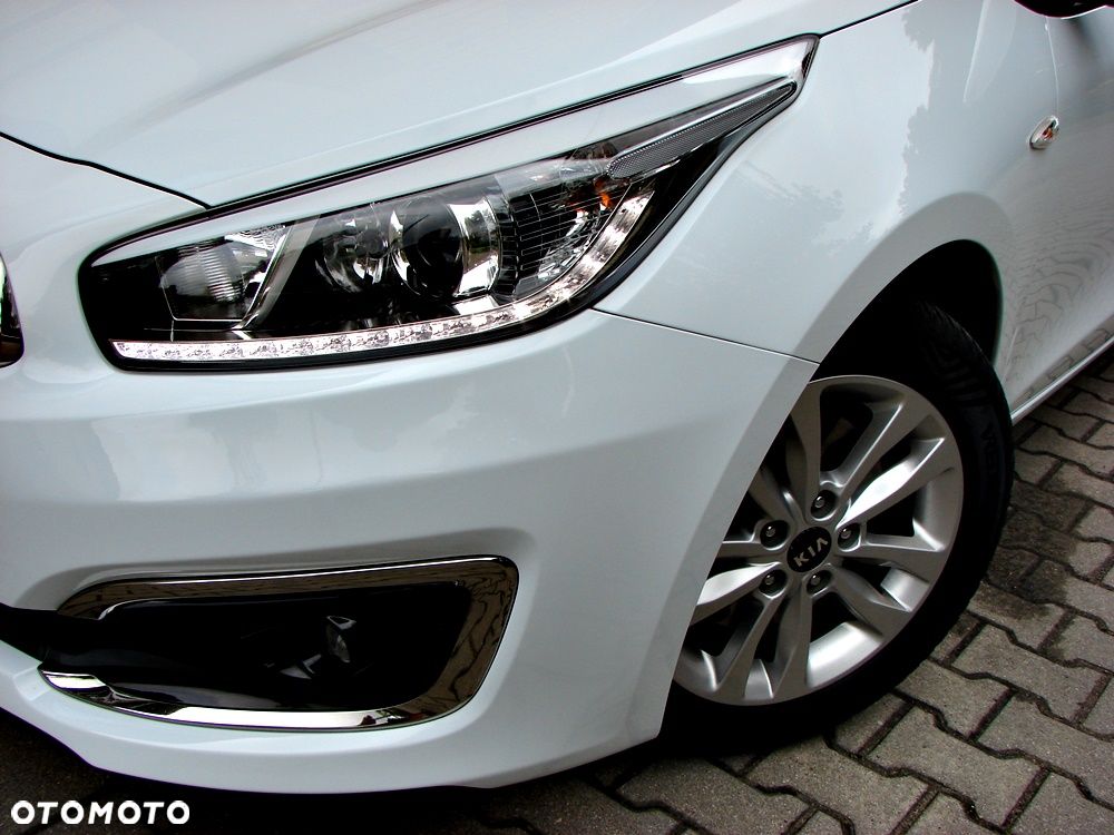 Kia Ceed 1.4 CVVT Dream Team Edition - 17