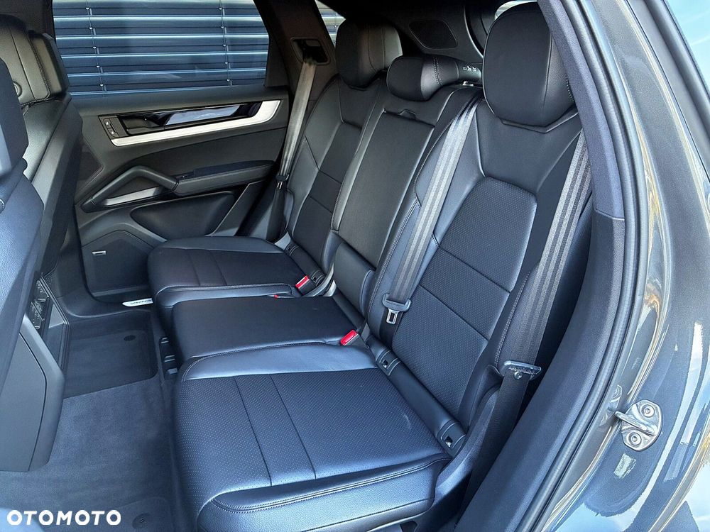 Porsche Cayenne - 24