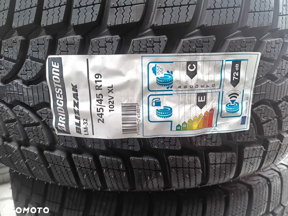 Bridgestone LM32 245/45R19 102V XL FR