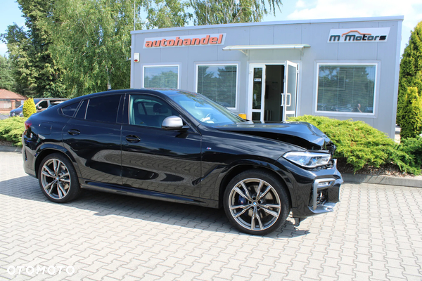 BMW X6 M50i